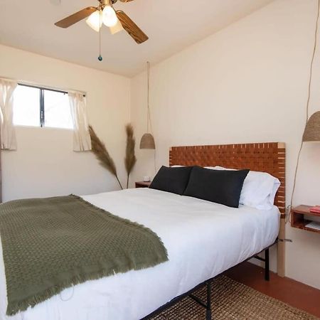 Renovated Lodge - Room 3 With Pool Access Joshua Tree Extérieur photo