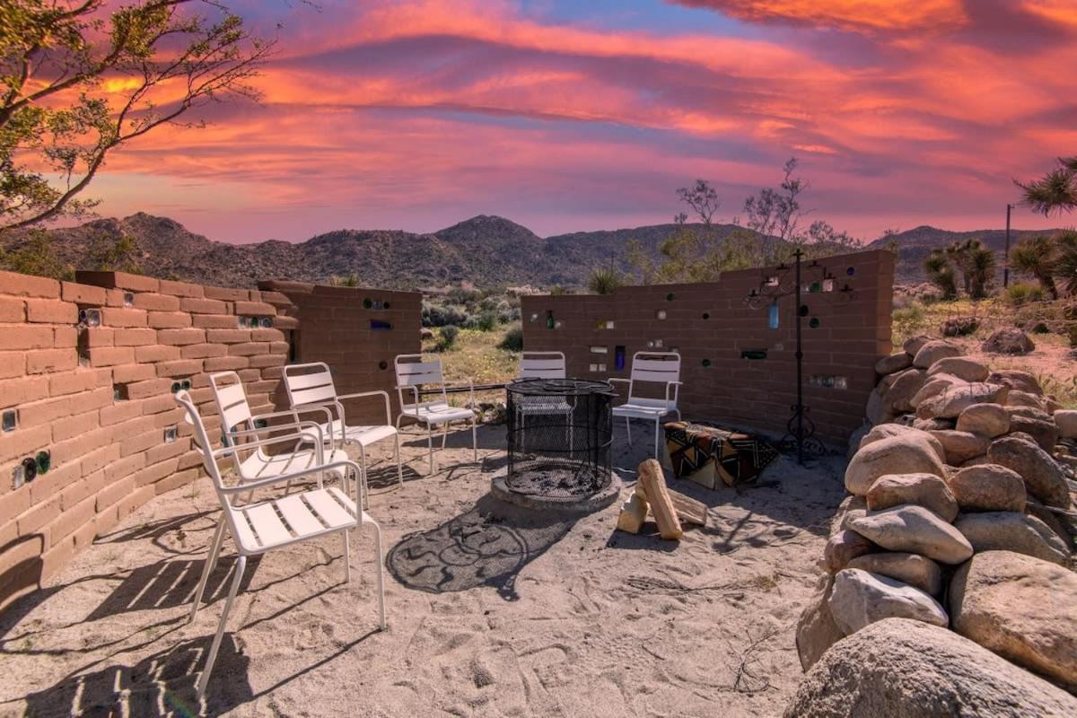 Renovated Lodge - Room 3 With Pool Access Joshua Tree Extérieur photo