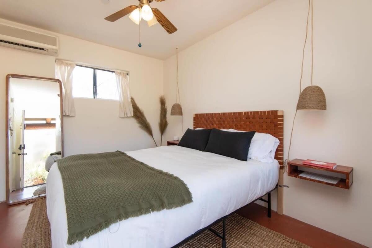 Renovated Lodge - Room 3 With Pool Access Joshua Tree Extérieur photo
